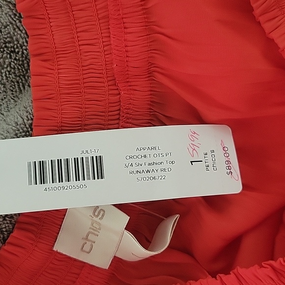 Red petite Chicos top - Picture 5 of 5